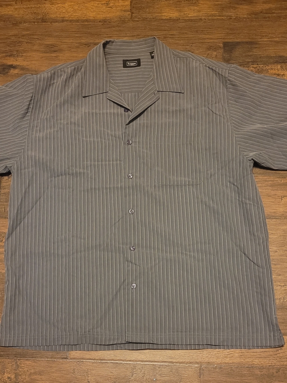 Haggar Men’s Gray Pinstripe Short-Sleeve Button Shirt